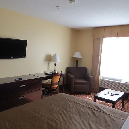 Poplar Tree Inn Stoughton Екстер'єр фото